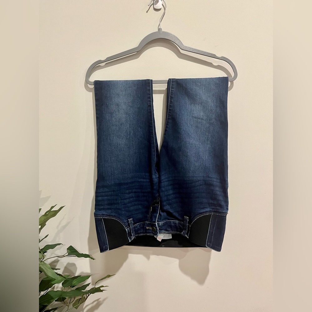 Isabel Maternity by Ingrid & Isabel Skinny Jeans in Dark Blue Wash